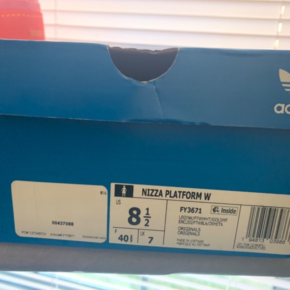 Adidas - Picture 4 of 4